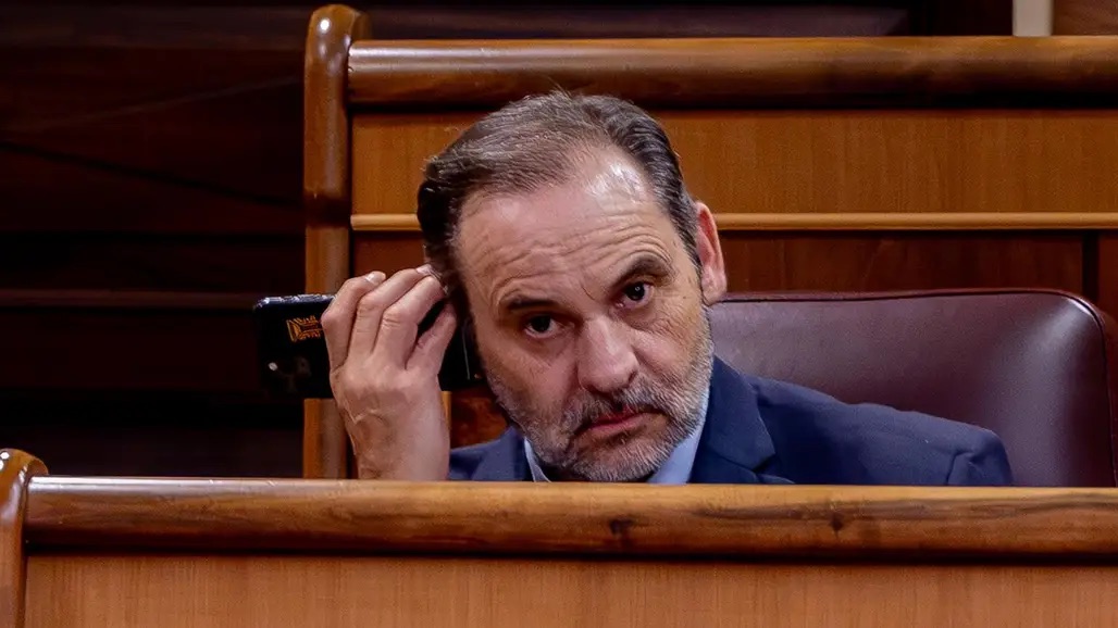 José Luis Ábalos en su escaño del Congreso