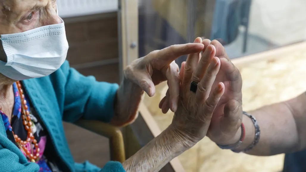 La pandemia puso de manifiesto las carencias sanitarias de las residencias de mayores