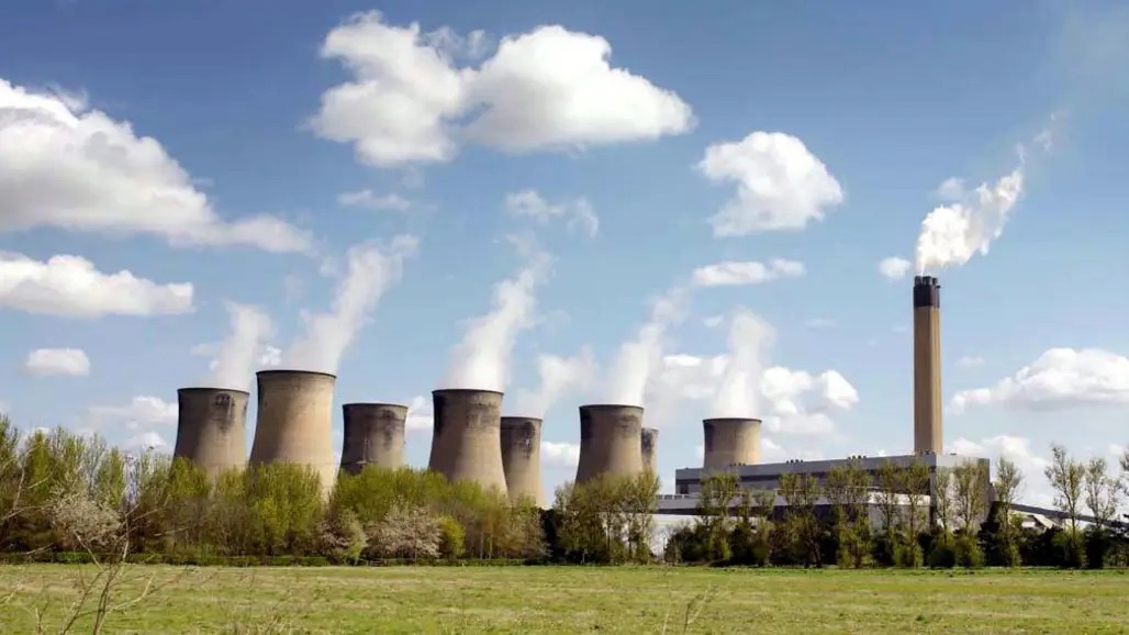 Planta de energía nuclear en Yorkshire Reino Unido