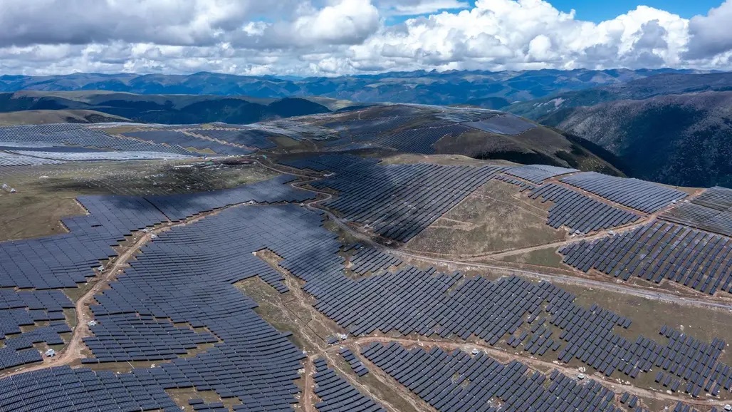 Central fotovoltaica de Yalongjiang Kola la más grande del mundo